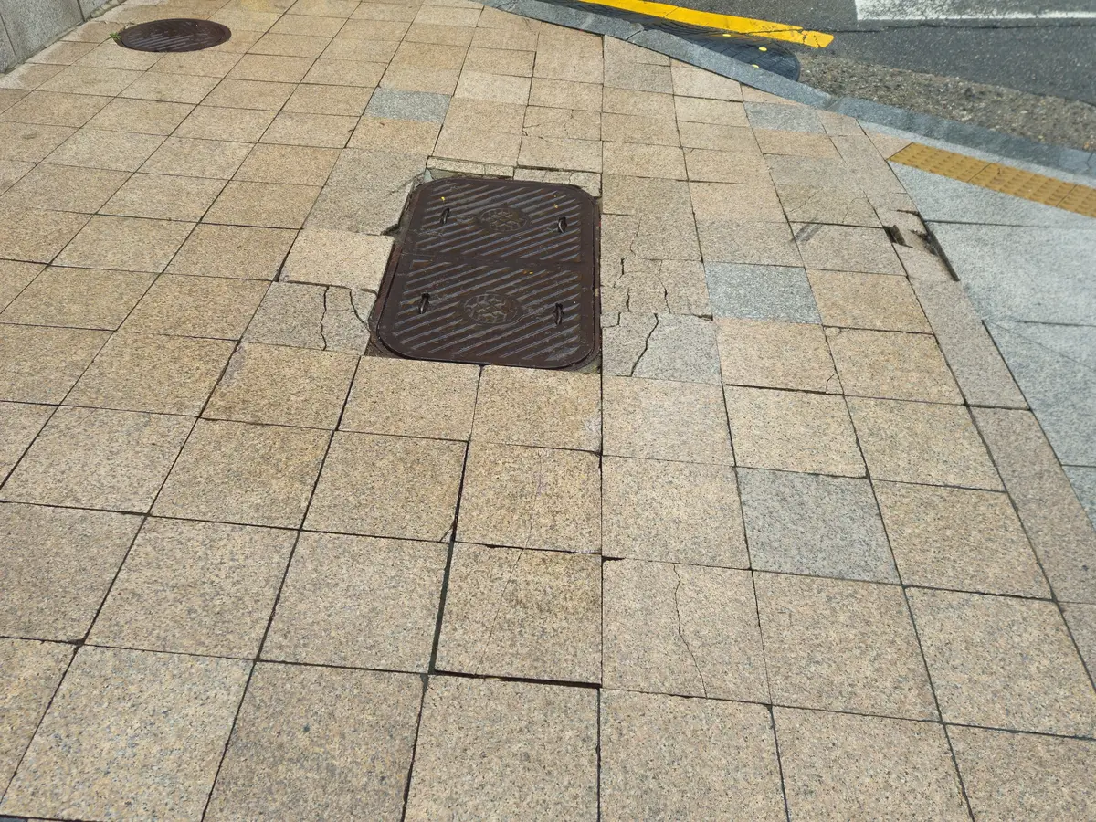 철거 전 기존 바닥대리석 30T